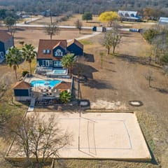 Expansive 5-Acre Oasis w/ Pool, Spa & Games