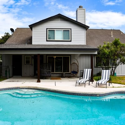 Vintage 6BR Home / Pool & Game Lounge